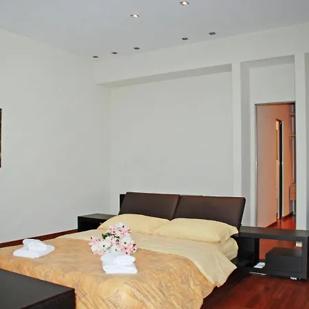Majestic-2 Apartment